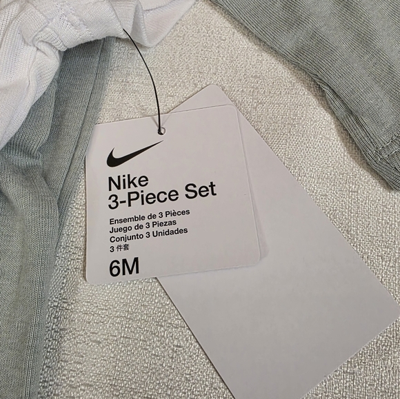Nike Baby 3-Piece Set Mica Green Heather Color Brand New Size 6 Months - Picture 3 of 6